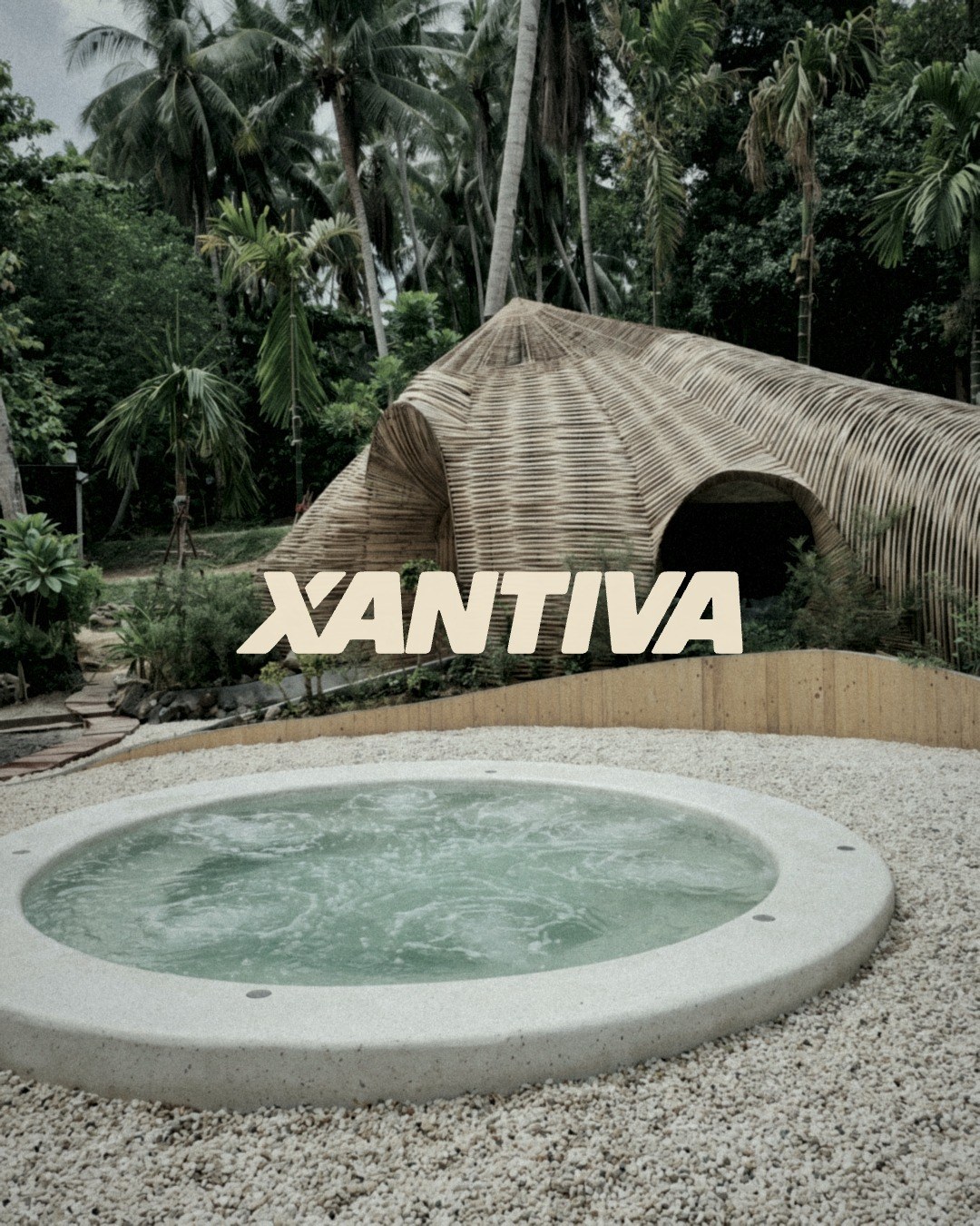 Post: the jacuzzi and the bamboo sauna with the Xantiva logo